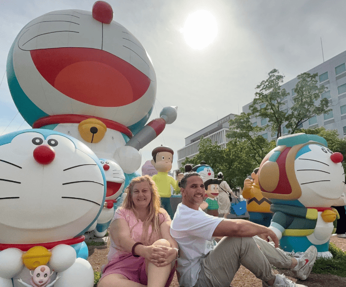 Morris e Emy tra tanti Doraemon